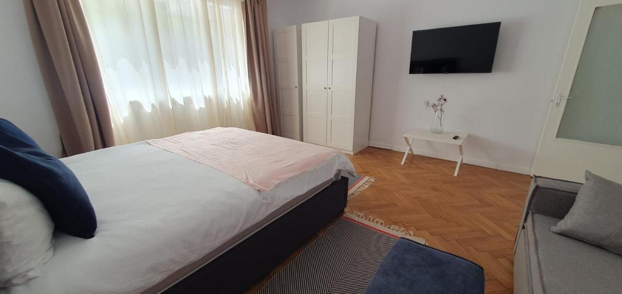 The Pines Serviced Apartments Braşov Buitenkant foto
