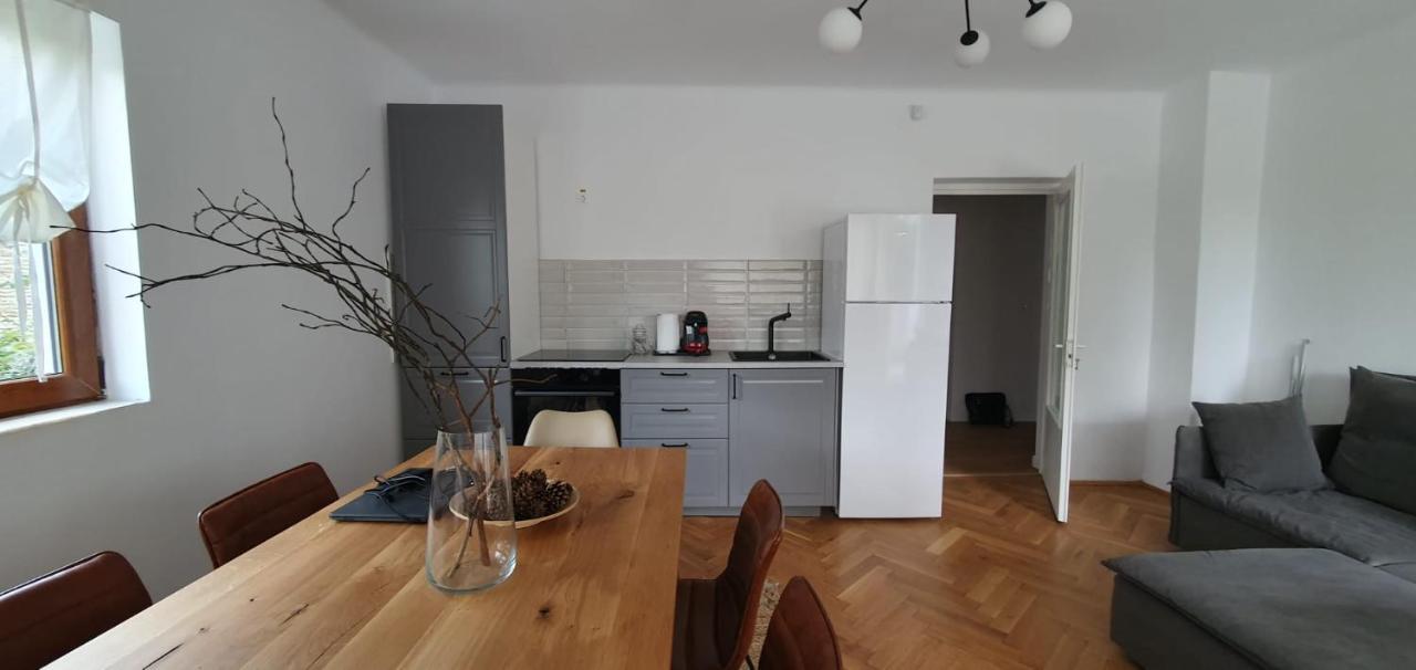 The Pines Serviced Apartments Braşov Buitenkant foto