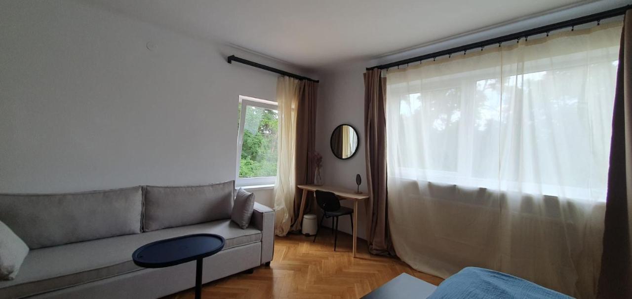 The Pines Serviced Apartments Braşov Buitenkant foto