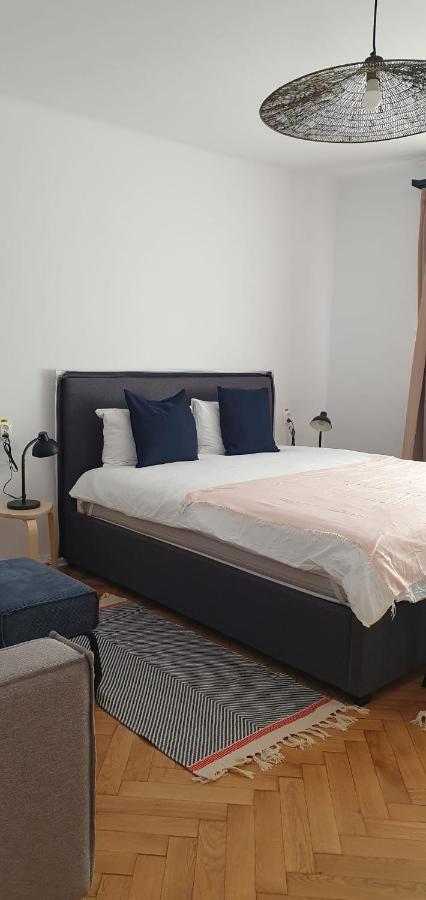 The Pines Serviced Apartments Braşov Buitenkant foto