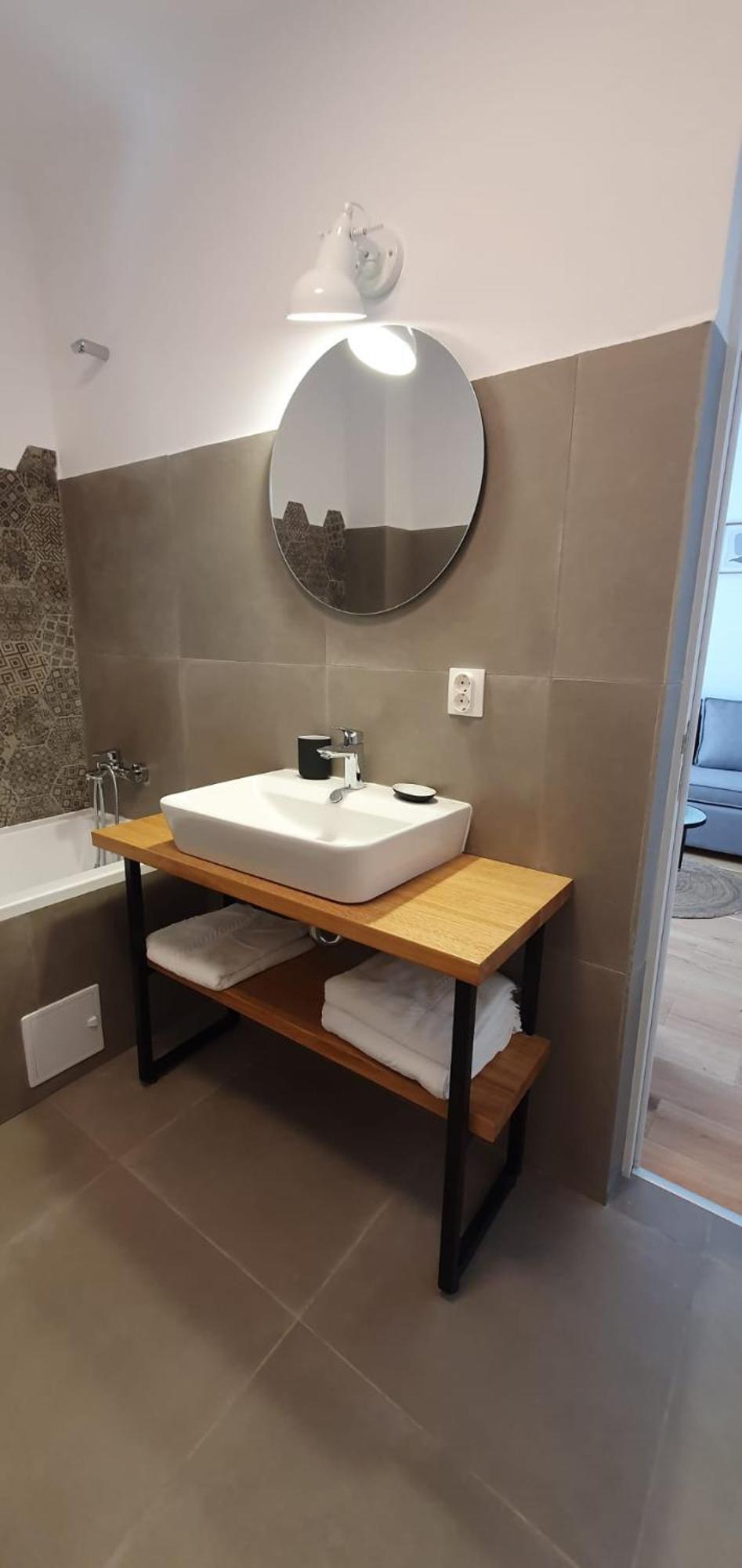 The Pines Serviced Apartments Braşov Buitenkant foto